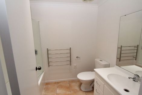 Photo of property in 38 Sandwick Drive, Weymouth, Auckland, 2103