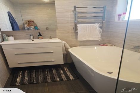 Photo of property in 2/57a Beachville Road, Redcliffs, Christchurch, 8081