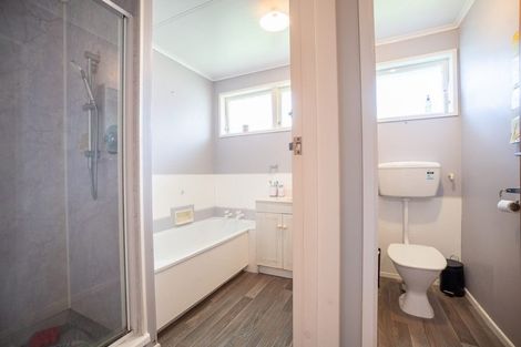 Photo of property in 32 Rhodes Drive, Kelvin Grove, Palmerston North, 4414