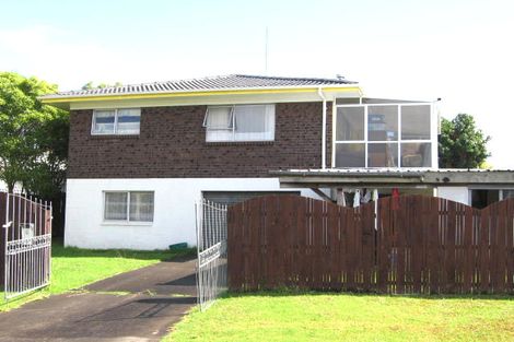 Photo of property in 5 Talavera Place, Te Atatu South, Auckland, 0602