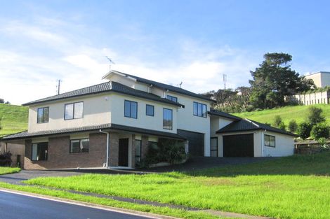 Photo of property in 37 Waldorf Crescent, Orewa, 0931