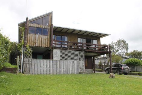 Photo of property in 37 Whaka Street, Maungaturoto, 0520