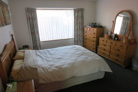 Photo of property in 2/104 Yaldhurst Road, Sockburn, Christchurch, 8042