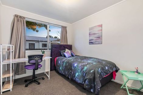 Photo of property in 2/13 Hamurana Place, Te Atatu Peninsula, Auckland, 0610