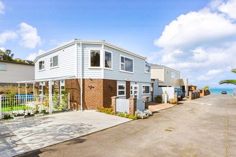 Photo of property in 1/28 Manly Esplanade, Browns Bay, Auckland, 0630