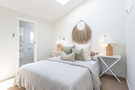 Photo of property in 52 Saint Andrews Hill Road, Mount Pleasant, Christchurch, 8081