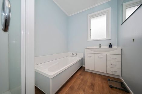 Photo of property in 26 Stuart Place, Blagdon, New Plymouth, 4310