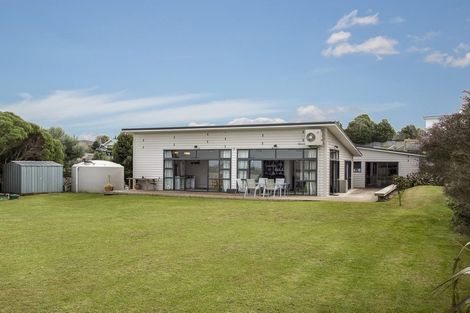 Photo of property in 18 Omana Avenue, Shelly Beach, Helensville, 0874