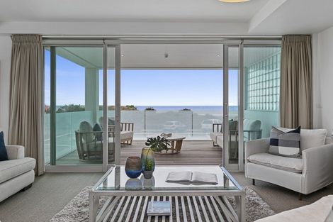 Photo of property in 1/154 Marine Parade, Mount Maunganui, 3116