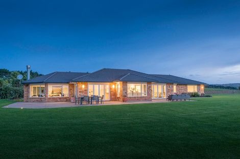 Photo of property in 135a Hutchinson Road, Helensville, 0875