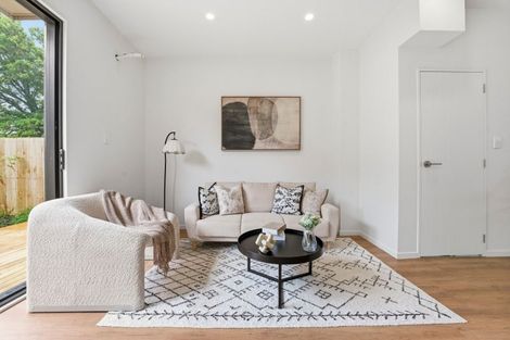 Photo of property in 2/30 Smythe Road, Henderson, Auckland, 0612