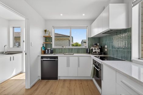 Photo of property in 2/21 Cob Crescent, Woolston, Christchurch, 8062