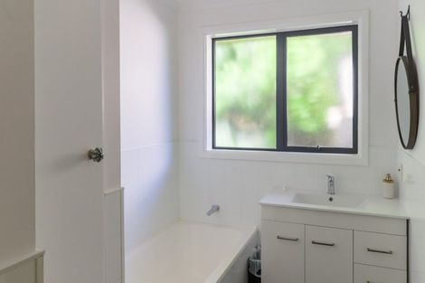 Photo of property in 60 Watt Road, Otatara, Invercargill, 9879