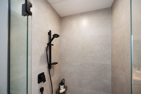 Photo of property in 4 Sardinia Grove, Fitzherbert, Palmerston North, 4410