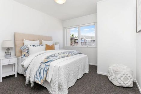 Photo of property in 2/8 Paul Place, Pakuranga, Auckland, 2010