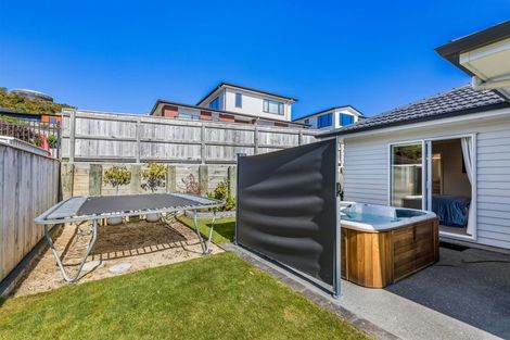 Photo of property in 17 Waitaria Terrace, Aotea, Porirua, 5024