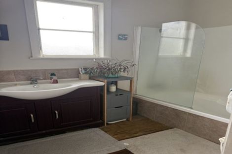 Photo of property in 11a Philson Terrace, Browns Bay, Auckland, 0630