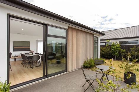 Photo of property in 52 Manakura Street, Russley, Christchurch, 8042