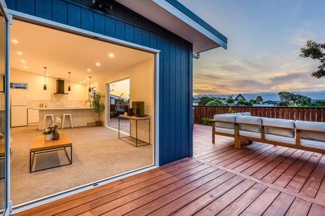 Photo of property in 67 Renown Road, Raumati South, Paraparaumu, 5032