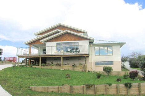 Photo of property in 117 Bruce Wallace Place, Whangamata, 3620