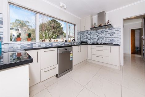 Photo of property in 52 Pleasant Road, Glen Eden, Auckland, 0602