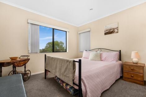 Photo of property in 18 Reremanu Place, Weymouth, Auckland, 2103