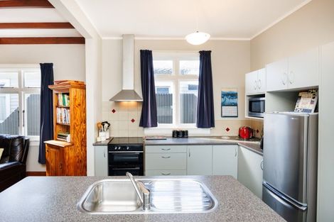 Photo of property in 8 Burns Avenue, Takaro, Palmerston North, 4412