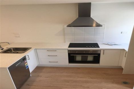 Photo of property in 3/7 South Pacific Place, Henderson, Auckland, 0612