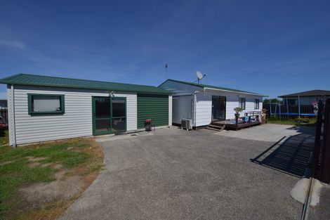 Photo of property in 2/83 Templeton Place, Clendon Park, Auckland, 2103