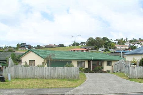 Photo of property in 8 Killygordon Place, Massey, Auckland, 0614