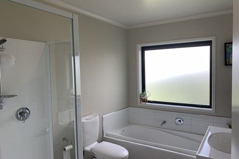 Photo of property in 52 Shillingford Boulevard, Rolleston, 7615