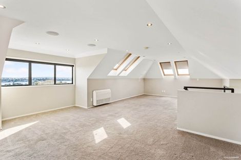 Photo of property in 12 Suzetta Place, Sunnyhills, Auckland, 2010