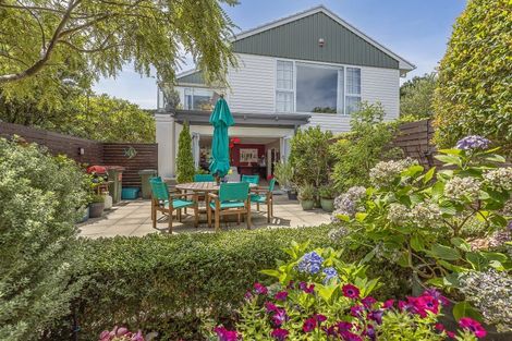 Photo of property in 12 Madison Place, Miramar, Wellington, 6022