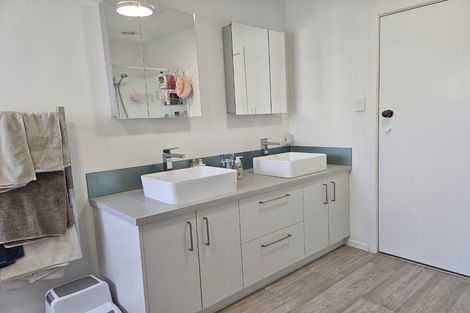 Photo of property in 12 Arohia Place, Snells Beach, 0920