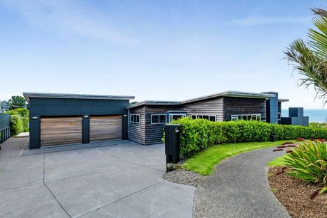 Photo of property in 14 Shearer Drive, Oakura, 4314