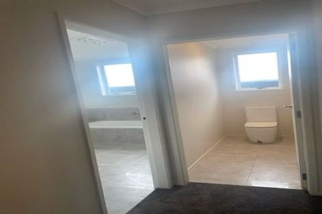 Photo of property in 22 Tabraham Crescent, Pyes Pa, Tauranga, 3112