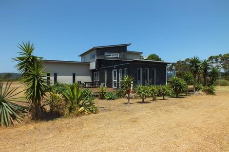 Photo of property in 124 Ti Kouka Crescent, Matarangi, Whitianga, 3592