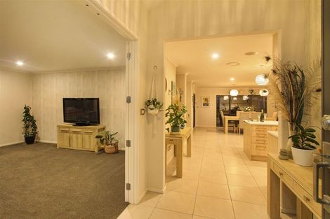 Photo of property in 12 Church View Road, Waiau Pa, Pukekohe, 2679