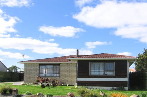 Photo of property in 2 Low Avenue, Foxton Beach, Foxton, 4815