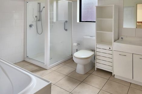 Photo of property in 40 Futuna Close, Karori, Wellington, 6012