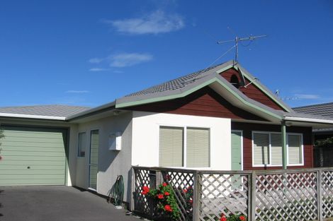 Photo of property in 12 Macalister Place, Miramar, Wellington, 6022