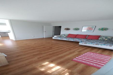 Photo of property in 14 Blenheim Street, Glenfield, Auckland, 0629