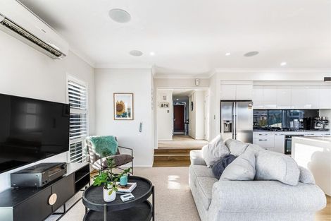 Photo of property in 2 Tauwaka Crescent, Riverhead, 0820