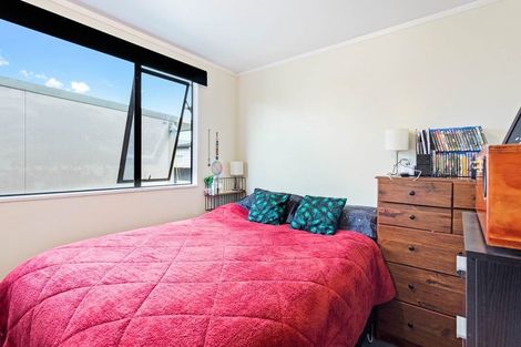 Photo of property in 2/35 Rollerson Street, Papakura, 2110