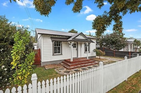 Photo of property in 2 Makomako Street, Frankton, Hamilton, 3204