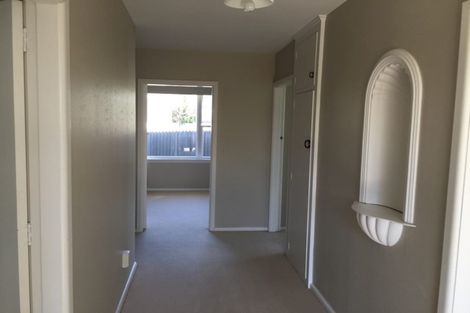 Photo of property in 87 Memorial Avenue, Ilam, Christchurch, 8053