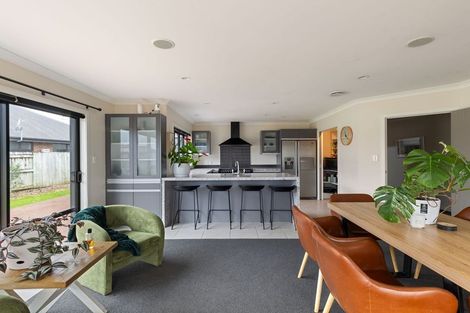Photo of property in 6 Trump Place, Kelvin Grove, Palmerston North, 4414