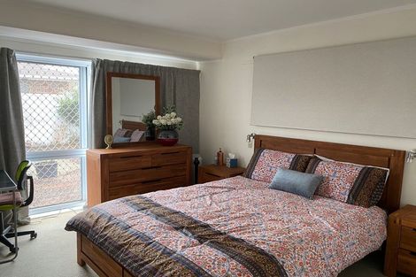 Photo of property in 2/62 Sunderlands Road, Half Moon Bay, Auckland, 2012