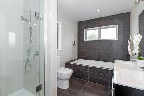 Photo of property in 36a Kervil Avenue, Te Atatu Peninsula, Auckland, 0610