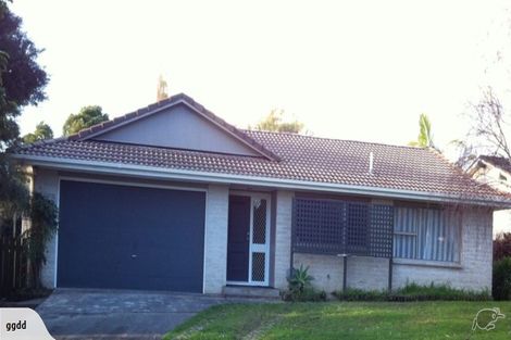 Photo of property in 38 Highland Park Drive, Highland Park, Auckland, 2010